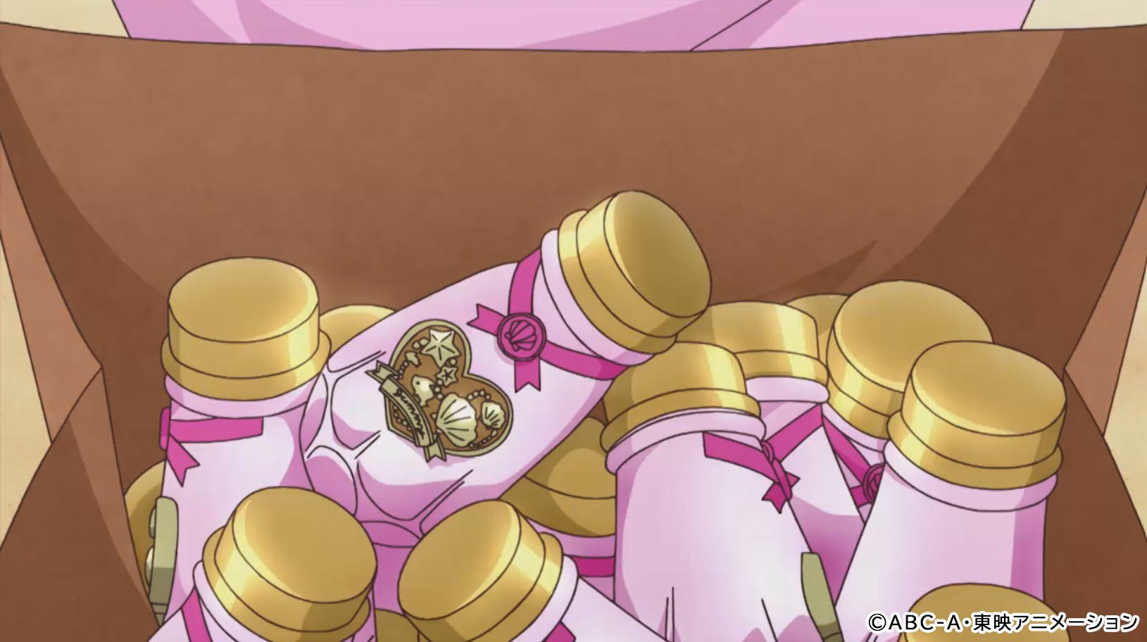 トロピカル ジュ プリキュア公式 アニメにも登場する マリングミケース みんなはもうゲットしてくれたかな マリングミ を入れて持ち歩いちゃおう 透明でキラキラ可愛いグミケースのデザインは全部で3種類 トロプリ Precure Nitiasa
