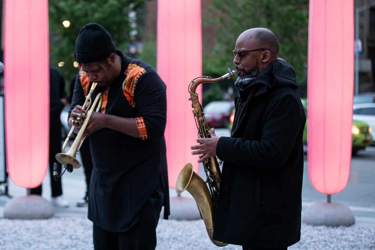 Jazz trumpeter @KeyonHarrold played a stirring solo set on Saturday night in the middle of the public art installation, Breathing Pavilion, created by artist @EkeneIjeoma. Harrold was joined at the end of his set by saxophonist <a href="/marcustrickland/">Marcus Strickland</a>.
instagram.com/p/COotLLJDOGT