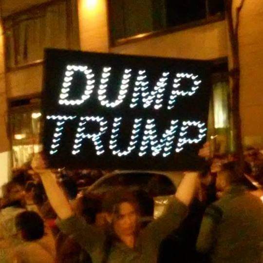 viequesdynamo's tweet photo. @kathygriffin Not watching tonight's episode of #SNL. Lorne Michaels fucked up with that choice just like the one he did in November of 2015 having that #TurdOrange host. I was one of the protestors that night and get to snap this photo outside Rockefeller Center: π#RealityInsanity https://t.co/JYUpLaorjT
