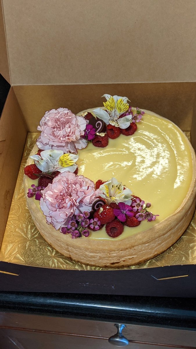 Lemon Custard Cheesecake

Who wants a slice?

🍰 By <a href="/CrumbleandWhisk/">Crumble & Whisk</a>