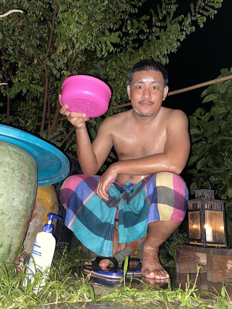 Domkhromrotfai's tweet photo. .. ระวังงูฉก .. https://t.co/OS92dxmHxa