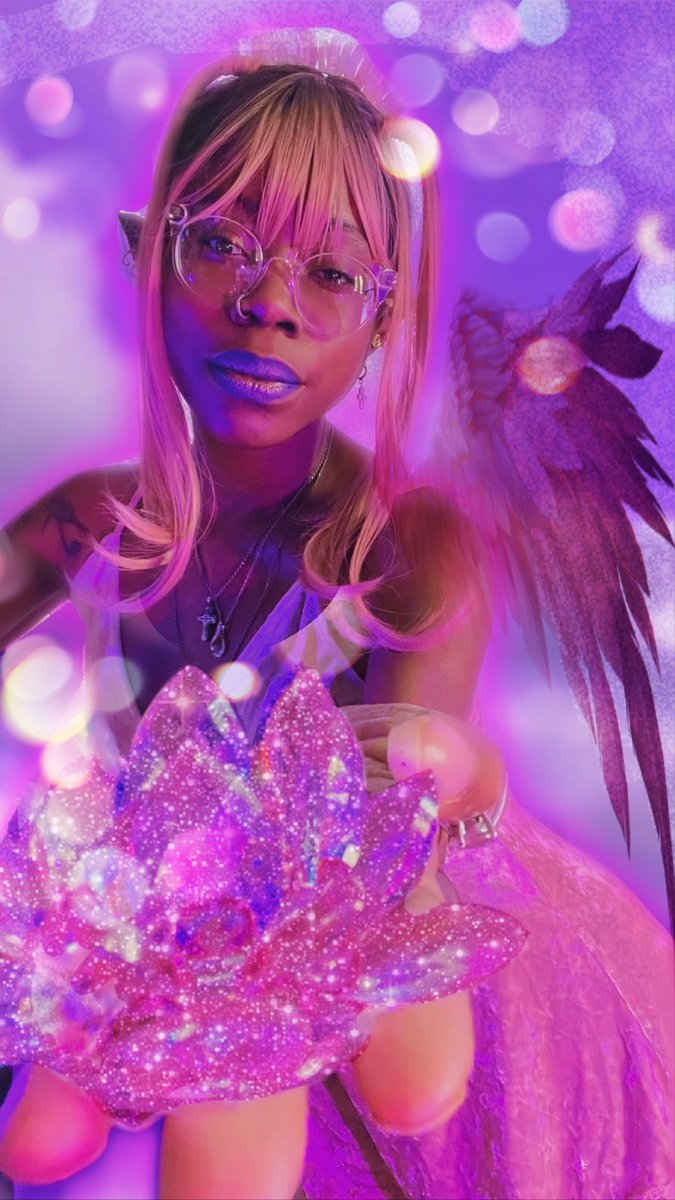 LeeslilCosplays's tweet photo. What a beautiful day to celebrate black magic💕🧚🏾♀️🌈
🧝🏾♀️Happy Black Faeday🦄
#BlackFaeDay
#BlackGirlMagic
#Blackcosplayersofficial
#BlackCosplayerHere
#Cosplayersoftwitter
#Creativecosplays
#Blerdgirl
#Blackkawaiigirls https://t.co/ehSoBkpa4E