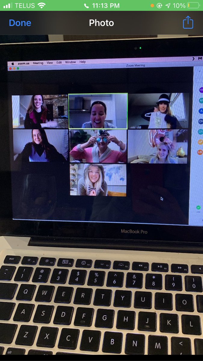 chantelritter's tweet photo. I highly recommend a zoom scavenger hunt 😂💛 https://t.co/F7b6YoHWoP