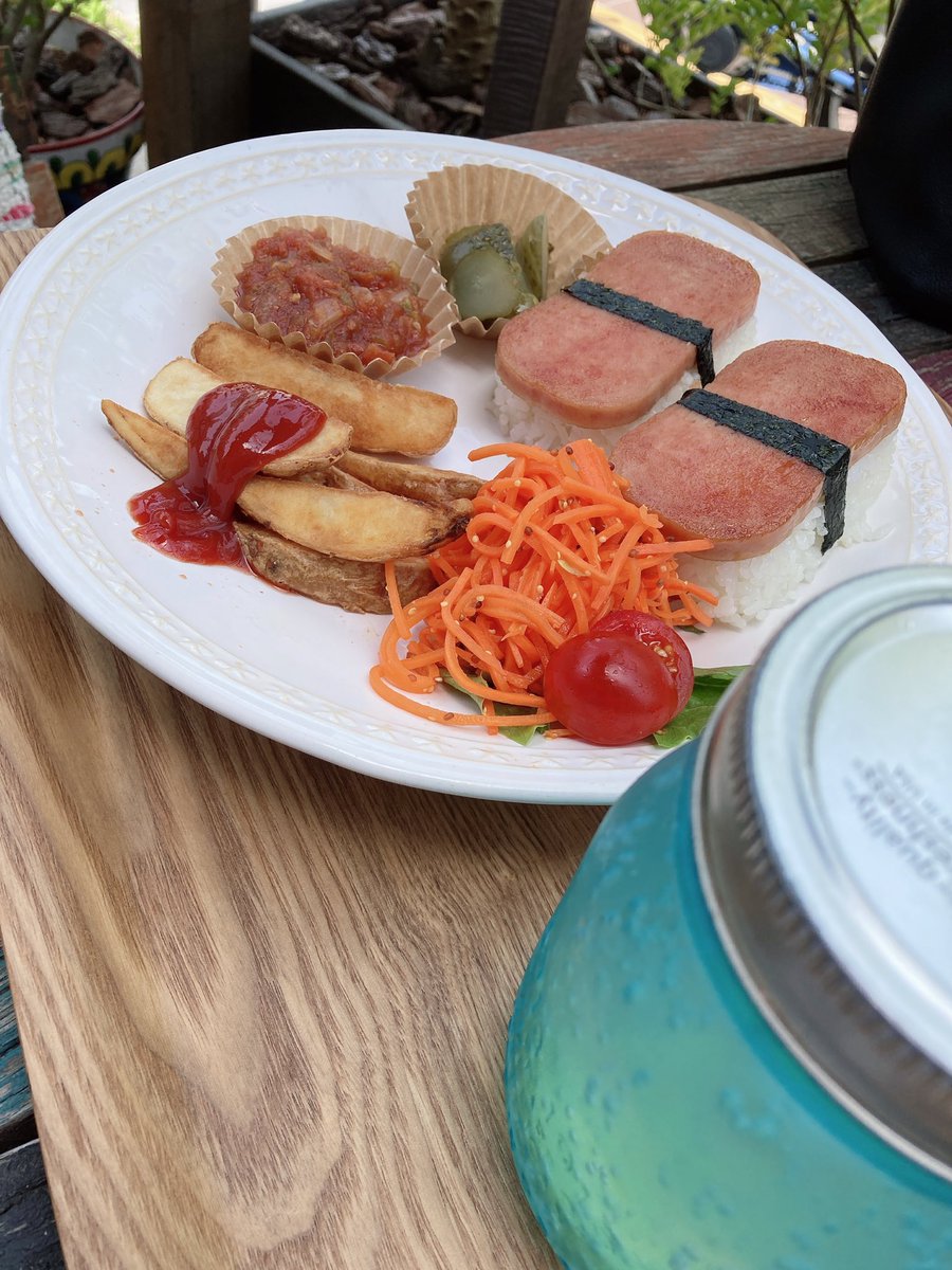 GOGO58227131's tweet photo. spam plate.
今日は、レインボーカフェで、スパムプレートのランチです。
#rainbowcafe #spam #plate #lunch #chlie #toypoodle #レインボーカフェ #スパムプレート #クロエ #トイプードル #はりきりん #makuharybaypark https://t.co/ktFbaYVUzp