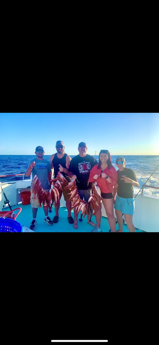 KaylieVanderWeg's tweet photo. Bunch of killers with this crew here! #FamilyTraditionCharters https://t.co/WilzukH42B