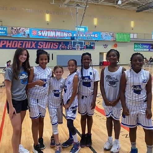 Our youngest crew and the youngest in their division, 11U, went 1-1 today at the @legacyyouthsports Desert 🌹 Classic. They are one tough and resilient crew! 💪🏾🏀❤