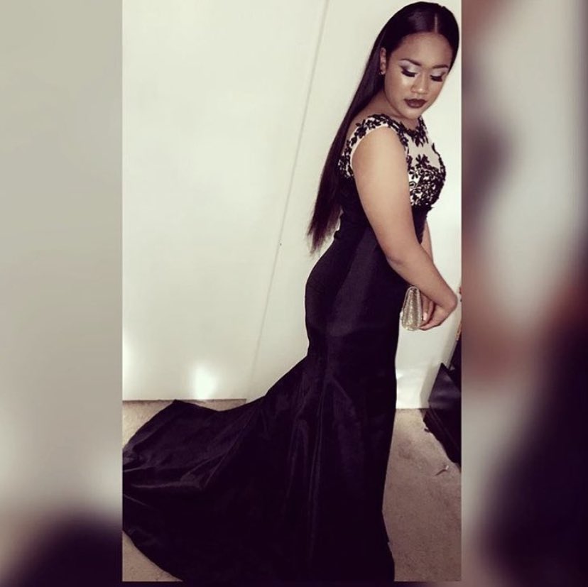 onlydebss's tweet photo. I was a TWIG in high school lmfaoo editing skills were untouched 😂 high school throwbacks #classof16 https://t.co/1XSkz9BpKC