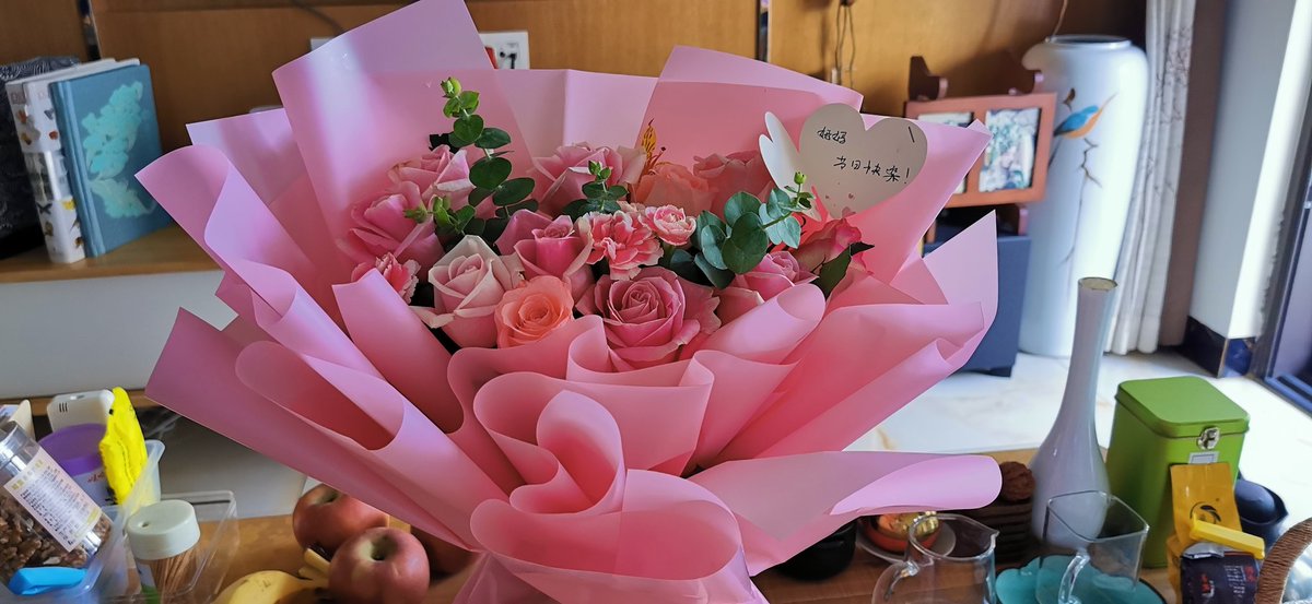 sampson_HPet's tweet image. 老婆的第一个母亲节，也祝妈妈节日快乐！玥宝，将来你给妈妈庆祝哈