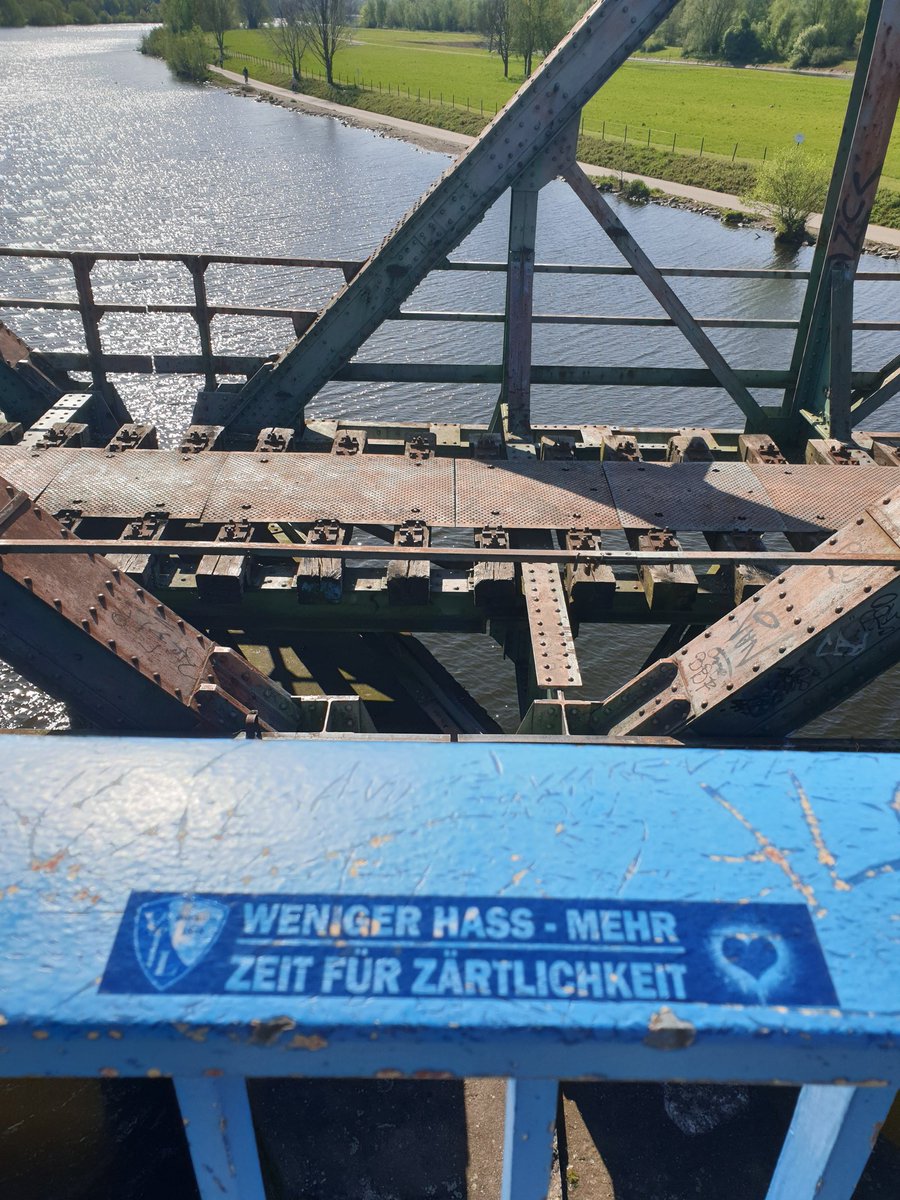 Matthias Ruch (@matthias_ruch) on Twitter photo Watt man so alles findet, wenn man durch Bochum wandert... Zärtlich aufsteigen? Warum nicht! @bochum_de <a href="/VfLBochum1848eV/">VfL Bochum 1848</a> Watt man so alles findet, wenn man durch Bochum wandert... Zärtlich aufsteigen? Warum nicht! @bochum_de <a href="/VfLBochum1848eV/">VfL Bochum 1848</a>