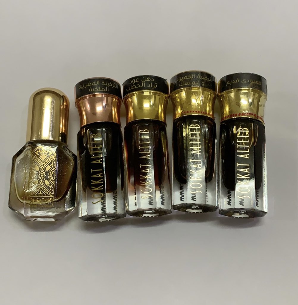 #رابطة_عشاق_العطور
لمحبين ادهان العود هذي قائمتي من الادهان وجعلتها على ثلاث مستويات 
من اليمين الى...