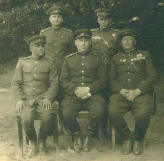 MFAofArmenia's tweet photo. About 600.000 #Armenian|s partook in #GreatPatrioticWar. During war Armenian ppl gave #SovietUnion 5 marshals &amp; more than 60 generals. At the end of war, 83 officers were promoted to general ranks. 6 Armenian national divisions participated in war as well. #victory76 #Победа76 https://t.co/njbU238XB2