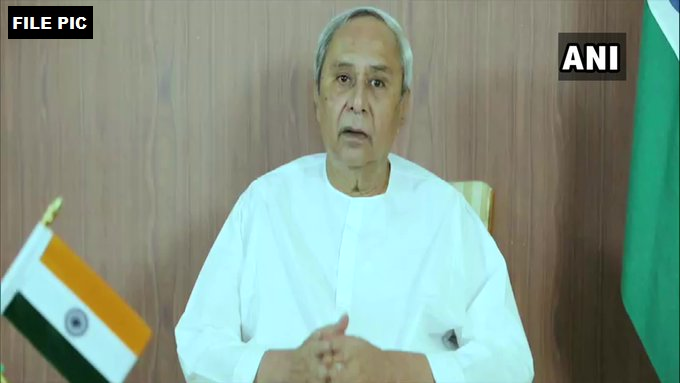 ANI's tweet photo. Odisha CM Naveen Patnaik has sanctioned Rs 60 lakhs from CMRF to feed stray animals during COVID-19 lockdown in five municipal corporations, 48 municipalities, and 61 NACs: CMO https://t.co/jz9WZb8GVa