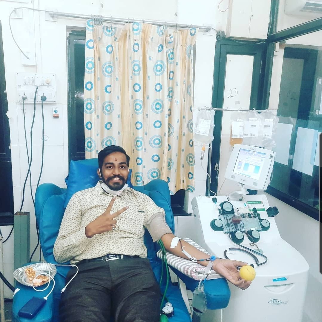 RaviBhakkad's tweet photo. कोरोना होने के बाद मैंने प्लाज्मा दान करने का सोचा और मैंने प्लाज्मा दान कर दिया। आप भी प्लाज्मा दान कीजिए और जरूरतमंद की मदद कीजिए। 
#करके_देखो_अच्छा_लगता_है
#DonatePlasma_SpreadLife 
#DonatePlasma @Saurabh56578842 @ZFYWIdTQVUKmcUC @BhurewalPawan @Vallabh45434186 @ramsuri34 https://t.co/y2YyK960oW