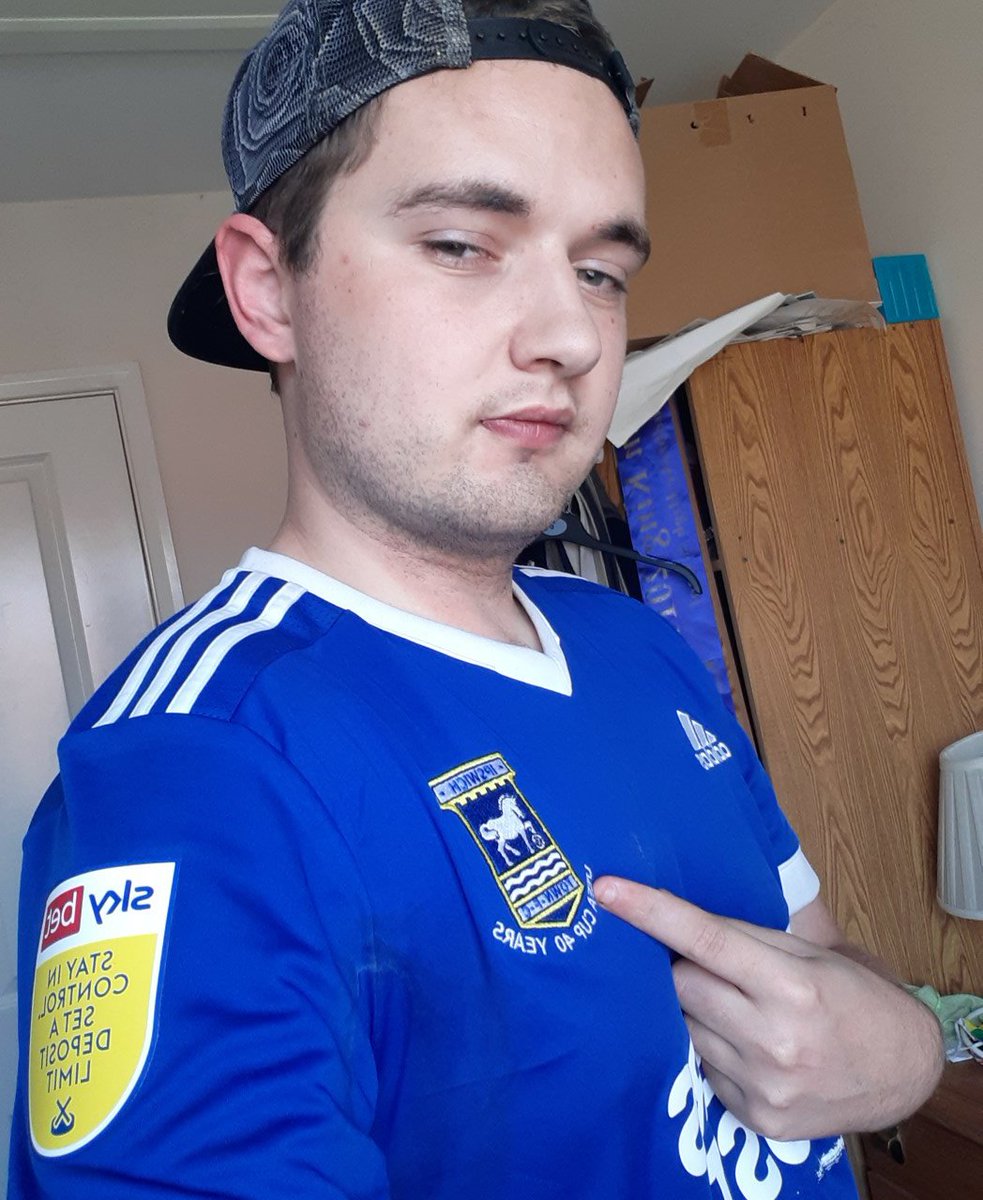 Stuart97784823's tweet photo. Finally the end of this shit era last game of this shit season and new era here we come cant wait https://t.co/VFeAD6ZRXt
