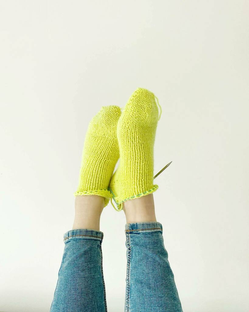 KnitSafari's tweet photo. I have a problem 🧦 

This yarn was a last-minute basket addition (to get free shipping, cos we all know spending extra to save on shipping is a wise choice😂) and it has been three WIPs so far. This is number 4. I’ve run out of yarn, and I don’t perso… https://t.co/zlyV1yIQWG https://t.co/uTXKjNS4UQ