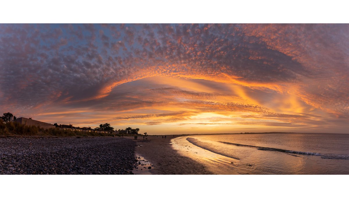 sryanbruenphoto's tweet photo. Panorama of last night’s cracking sunset sky at Burrow Beach. Best I have seen in a while here. 

Felt like a throwback to December 2019. Who remembers those epic sunsets back then?

#sutton #dublin #ireland #sunset 

@StormHour https://t.co/fwomDgYbkm