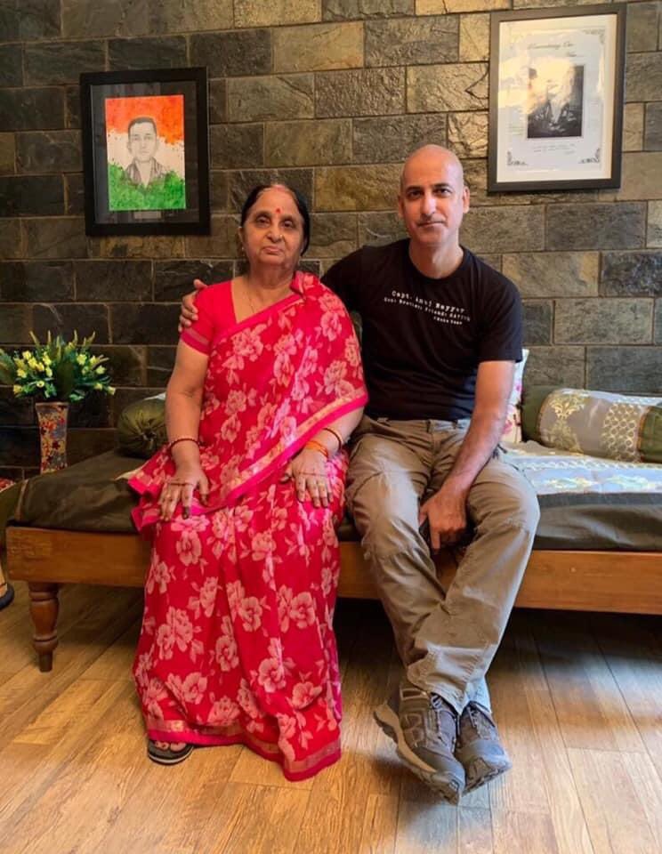 Along with Sushila aunty, mother ofCAPTAIN AMIT BHARDWAJ 4 JATat her residence in Jaipur. CAPTAIN AMIT BHARDWAJ has immortalized himself in  #KargilWar in 1999. #MothersDay2021 #MothersDay  #MotherDay  #motherhood  #KnowYourHeroes  #VeerYatra