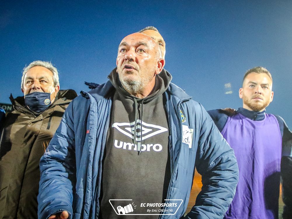 Championnat de <a href="/Ligue2BKT/">Ligue 2 BKT</a>  Journée 37
<a href="/FCCOISE/">FC Chambly Oise ⚽️</a> VS <a href="/PauFootballClub/">Pau Football Club</a> 1 à 0
L'album photos du match : Eric CREMOIS
facebook.com/media/set/?van…
#fccopaufc #NeRienLacher