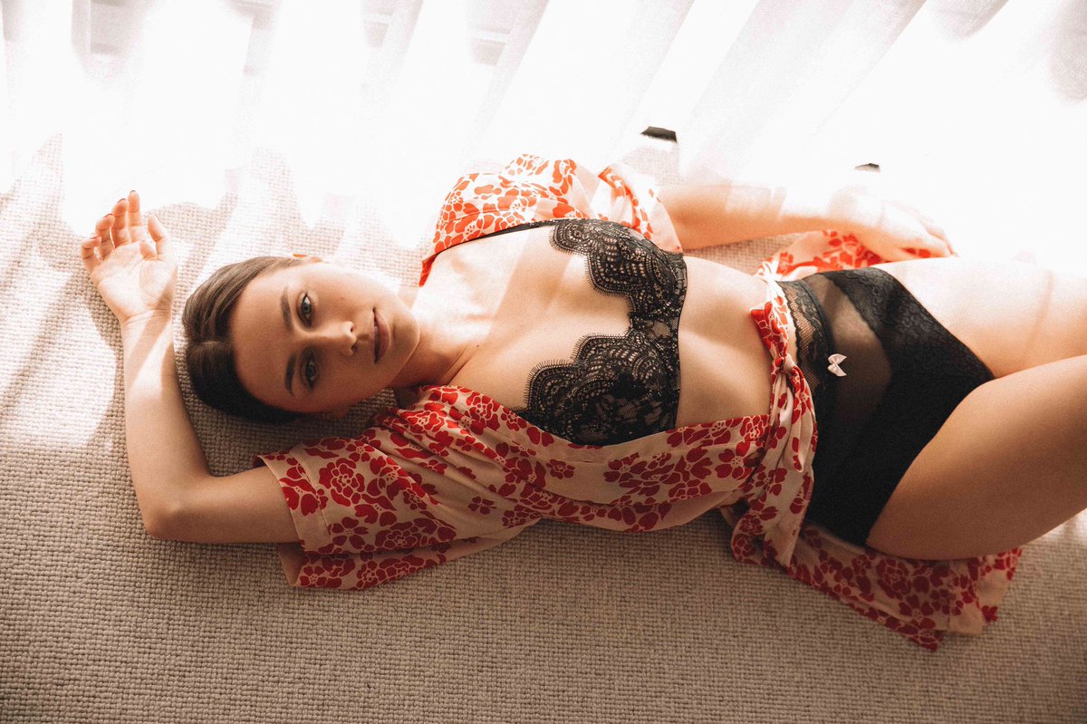 Natural light ....natural beauty 💫
Model- @gee_stewart 

#hettiepearsonphotography #lifestylephotography #naturallight