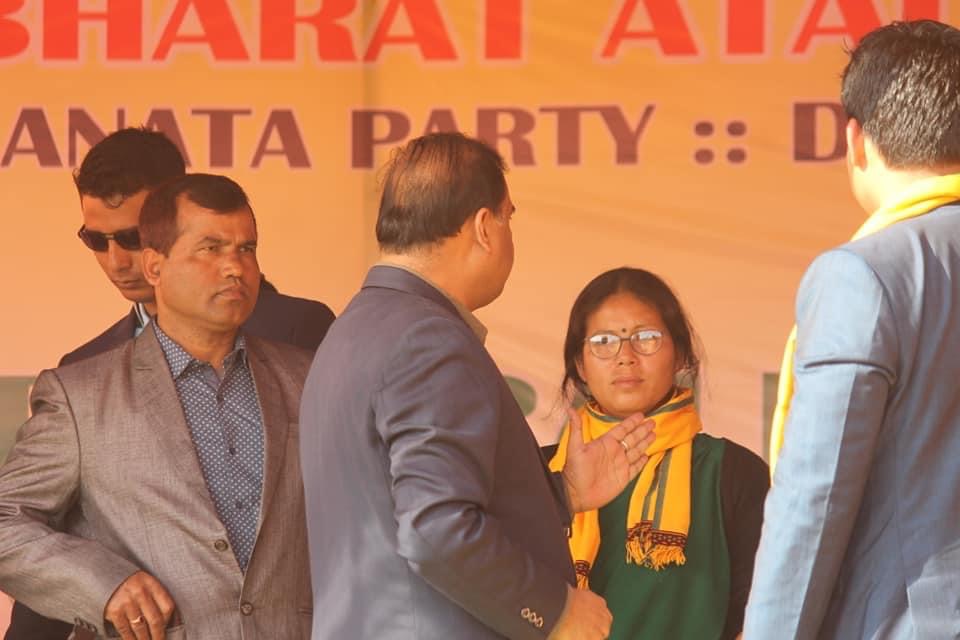 GorlosaNandita's tweet photo. I am so happy and pleased to wish our dear Himanta mama all the best as he ascends to be the 15th Chief Minister of our great and diverse state Assam. I wish God's blessings be showered upon him just as how we the people of Assam love and put our trust in him.
@himantabiswa https://t.co/tnH9aYrNvP