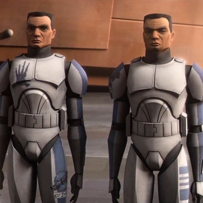 WookieeNews's tweet photo. #Cosasdeclones Echo y Cincos llevaban en su armadura la imagen de un cañón bláster rotatorio acompañado del mensaje "Por Hevy", en memoria de su compañero del Escuadrón Dominó que se sacrificó en la Base Rishi. Echo lo llevaba en la pierna izquierda y Cincos en el hombro derecho. https://t.co/22BuGpQdzC