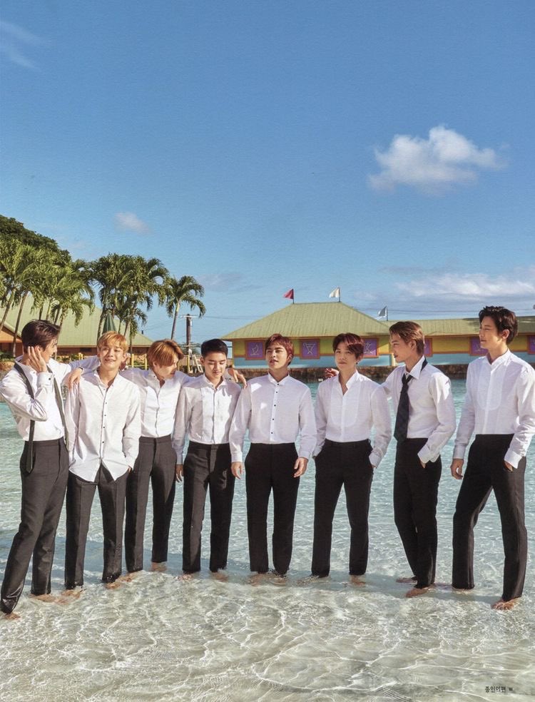 selubae94's tweet photo. ก็ดูเป็นคุณชายขนาดนี้ไม่แปลกที่ภาพลักษณ์วงจะดูสุขุม 55555555555555 https://t.co/UV0BGo1Rov