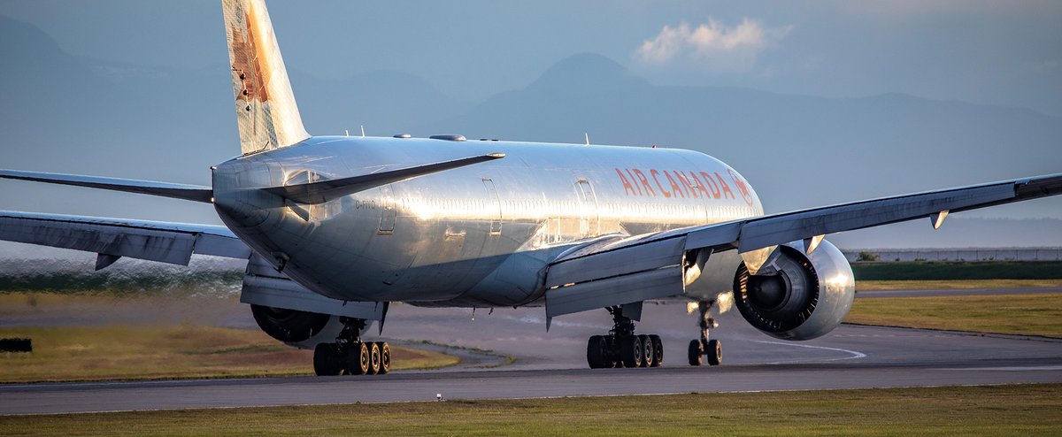 Kent_YVR's tweet photo. The Deets π @AirCanada @BoeingAirplanes #777 sunset arrival details @yvrairport. #yvrspotters #avgeek #Vancouver #CFIVQ #GE90 https://t.co/6tUQ7JSmph