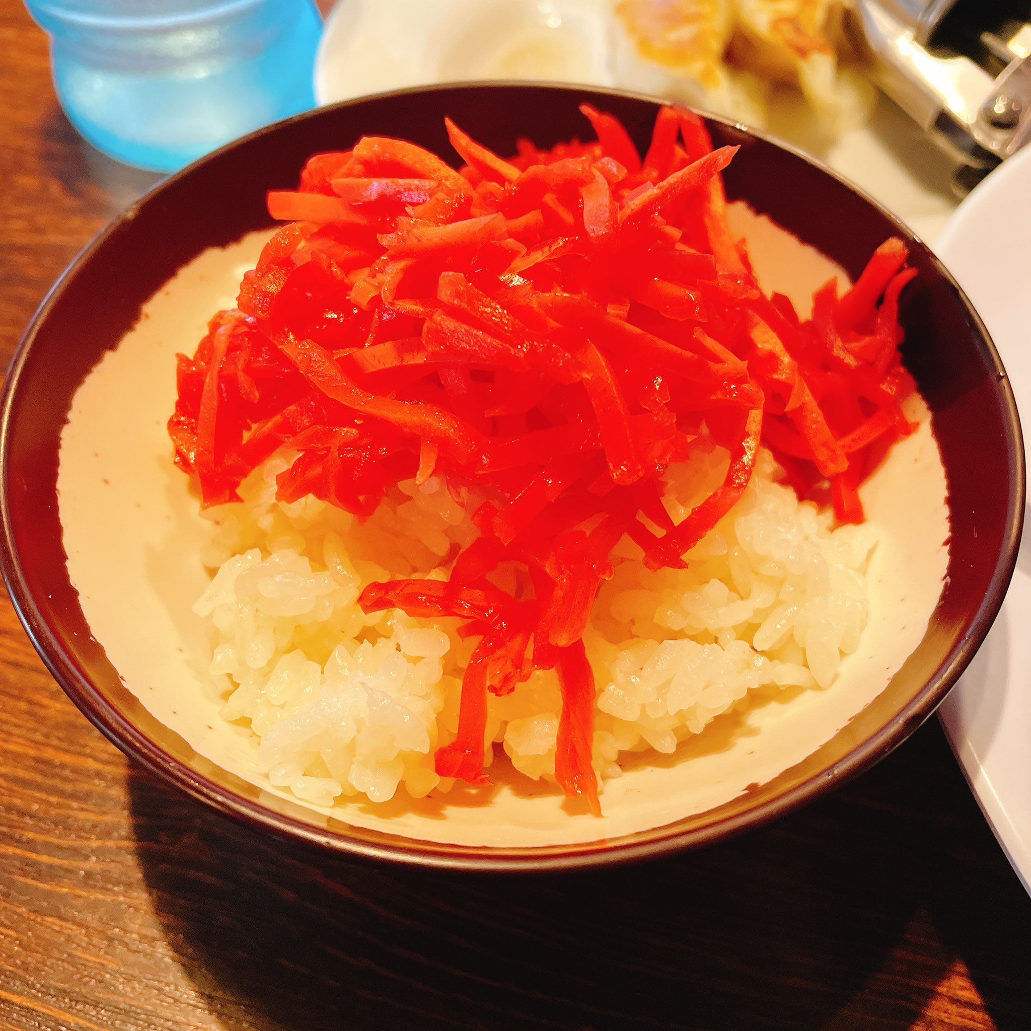 ハジー 今日は三嶋大社の中にある 博物館の お土産売り場に用があり 帰りに 三嶋大社 前のラーメン屋にと考えてたら やって無くて 三島の ばんから でランチ 久々に食べた ばんから 紅しょうが 発見 紅 最高 ばんから ラーメン ランチ み