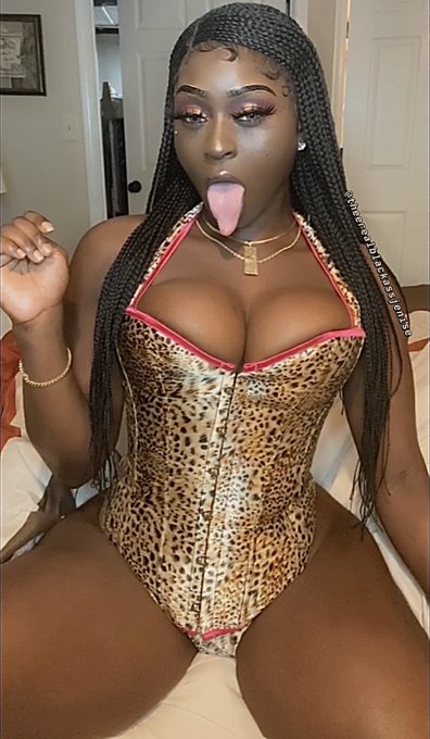 1 pic. 🥵 https://t.co/LSCA5s57R1