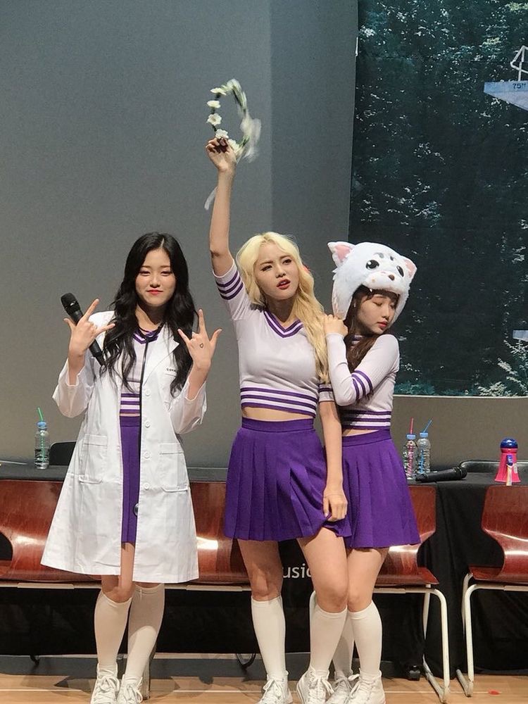 with @hourlyjinsoul @hourlyeojins