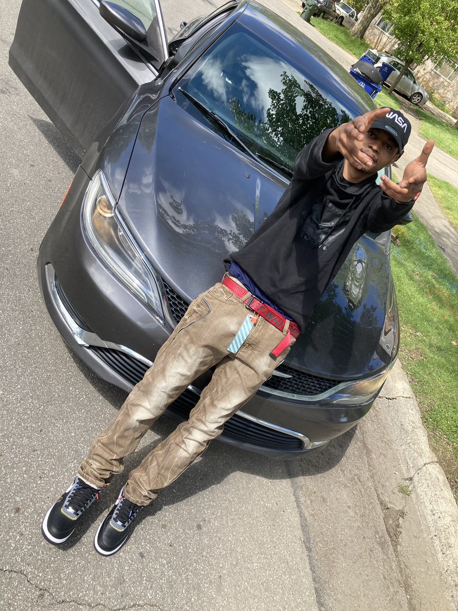 MireZack's tweet photo. Put my pain to the side now all I see is clear vision💯💡⏰ https://t.co/y9NZzbww7e