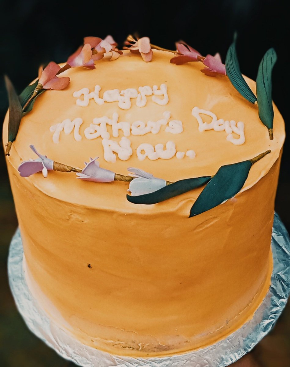 Cake #2 for mothers day.
.
.
.
.
#littlebitesfiji #supportlocal #mothersdaycake #cake