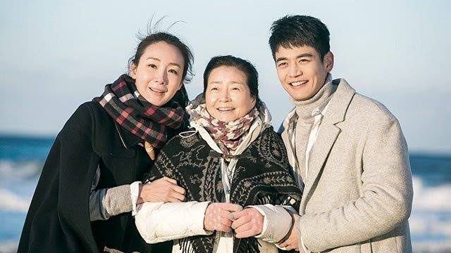 daheeverse's tweet photo. #themostbeautifulgoodbye (2017) 

a story of an ordinary middle-aged woman who was diagnosed w/ terminal cancer &amp; must prepare her goodbye to her family 

▫️genre: life, family 
▫️tags: tearjerker, terminal illness, farewell
▫️episodes: 4
▫️network: tvN
▫️rating: 4.5/5 https://t.co/Z8jT4FLRvB