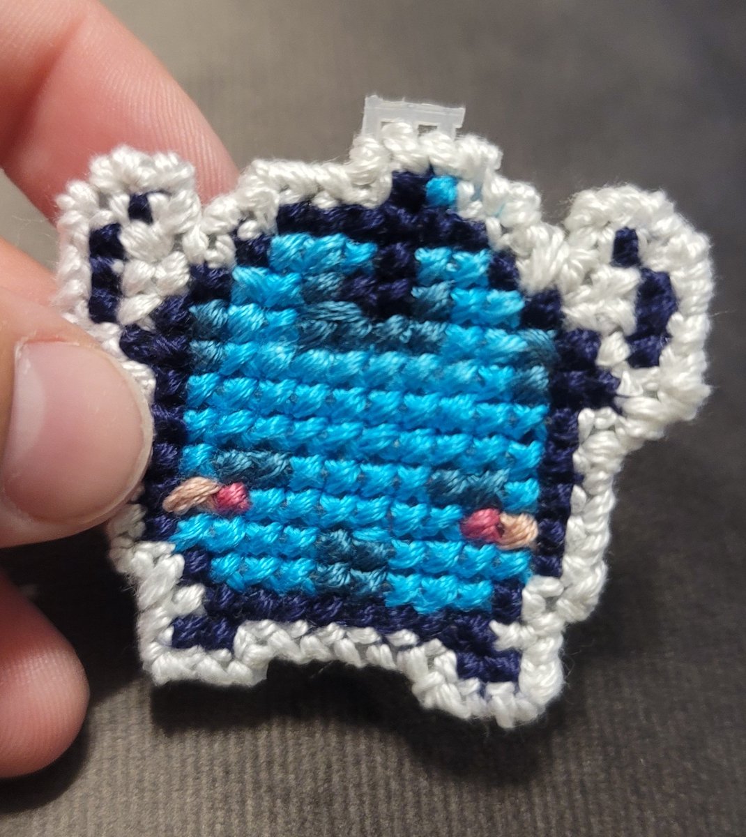 ohthestitches's tweet photo. Finished (almost*) 2 more #StardewValley junimo keychain pieces! They are relatively small, but so cute! 

*gonna add the actual keychain bits after 2 more are done
#sdv #sdvjunimo #sdvcrossstitch #stardewvalleyfanart #crossstitch #xstitch #sdvfanart  #videogamecrossstitch https://t.co/HEjhrTnDyV
