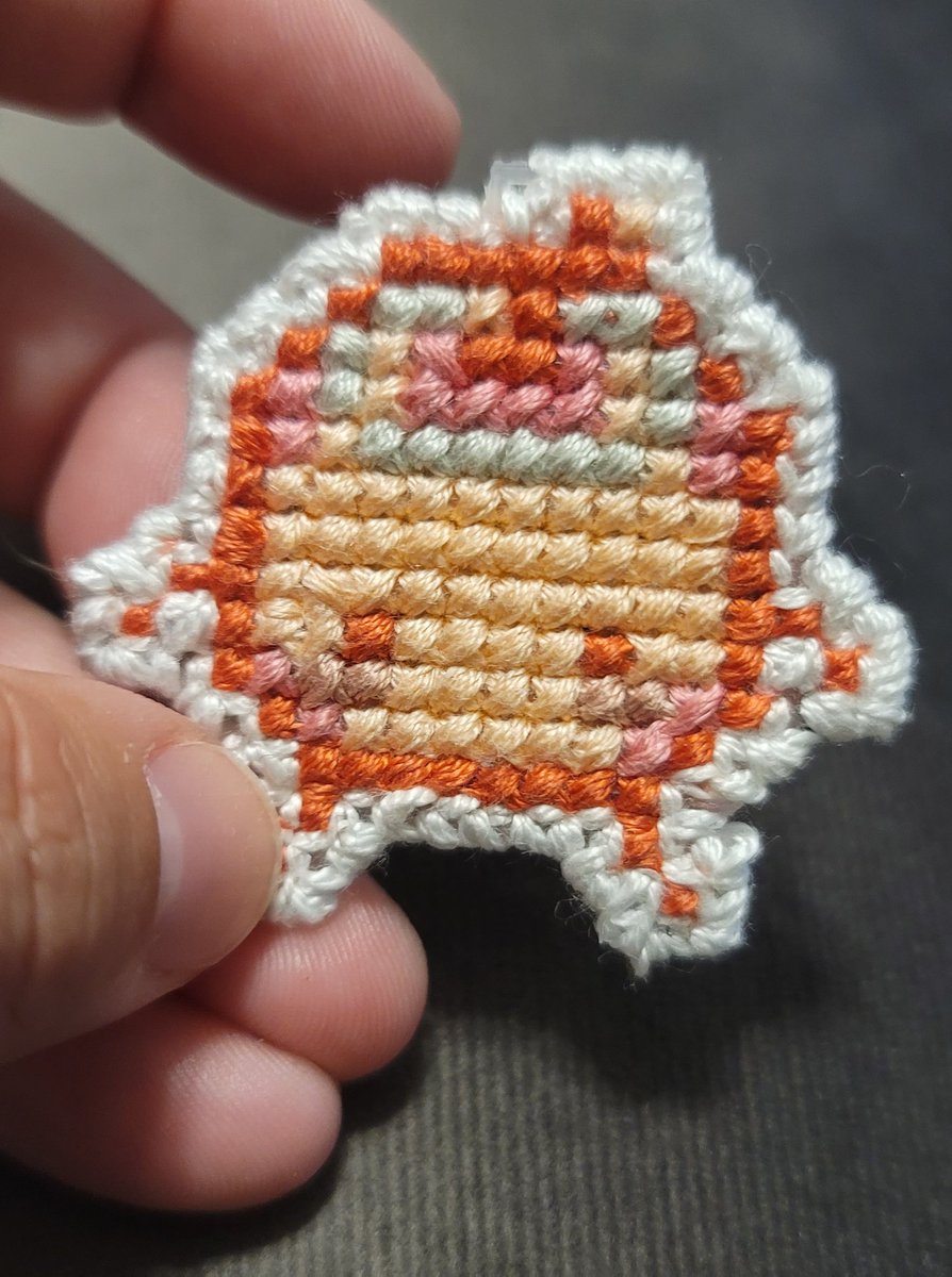 ohthestitches's tweet photo. Finished (almost*) 2 more #StardewValley junimo keychain pieces! They are relatively small, but so cute! 

*gonna add the actual keychain bits after 2 more are done
#sdv #sdvjunimo #sdvcrossstitch #stardewvalleyfanart #crossstitch #xstitch #sdvfanart  #videogamecrossstitch https://t.co/HEjhrTnDyV