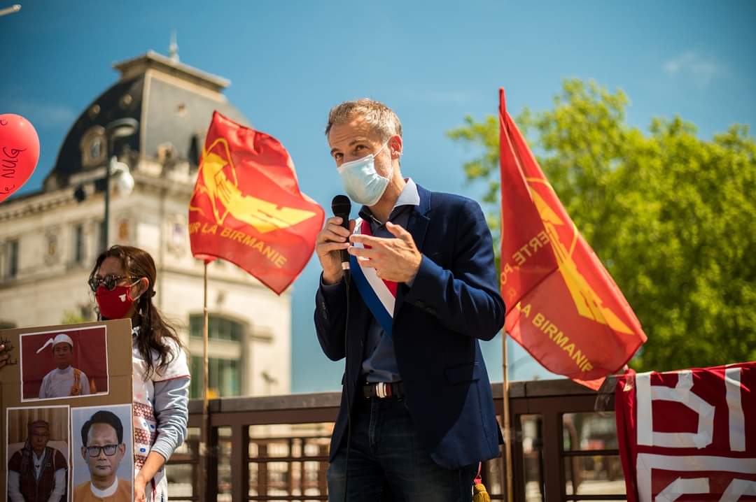 nansumonaung's tweet photo. On May8 in Tousouse city, Myanmar community in France, french MP of Haute-Garonne Mr @Sebastien_Nadot and medical staffs protested in defiance of the junta in MM,in support of the NUG&amp; demanded the release of all political detainees. @aapp_burma
#WhatsHappeningInMyanmar
#May9Coup https://t.co/CbY8YxNxvF