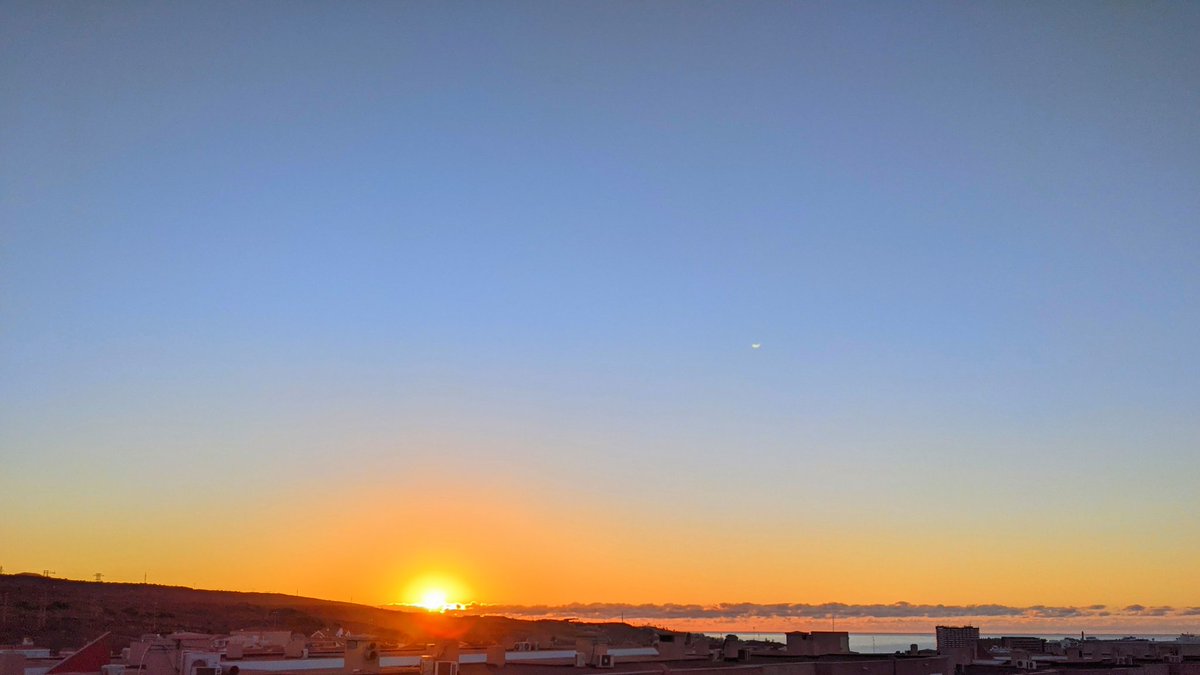 BeardedNaked's tweet photo. In the silence of the dawn lies the day ahead

Peace and Good Things to all this Sun Day

#PrithviMudra https://t.co/hAG4OC9xce