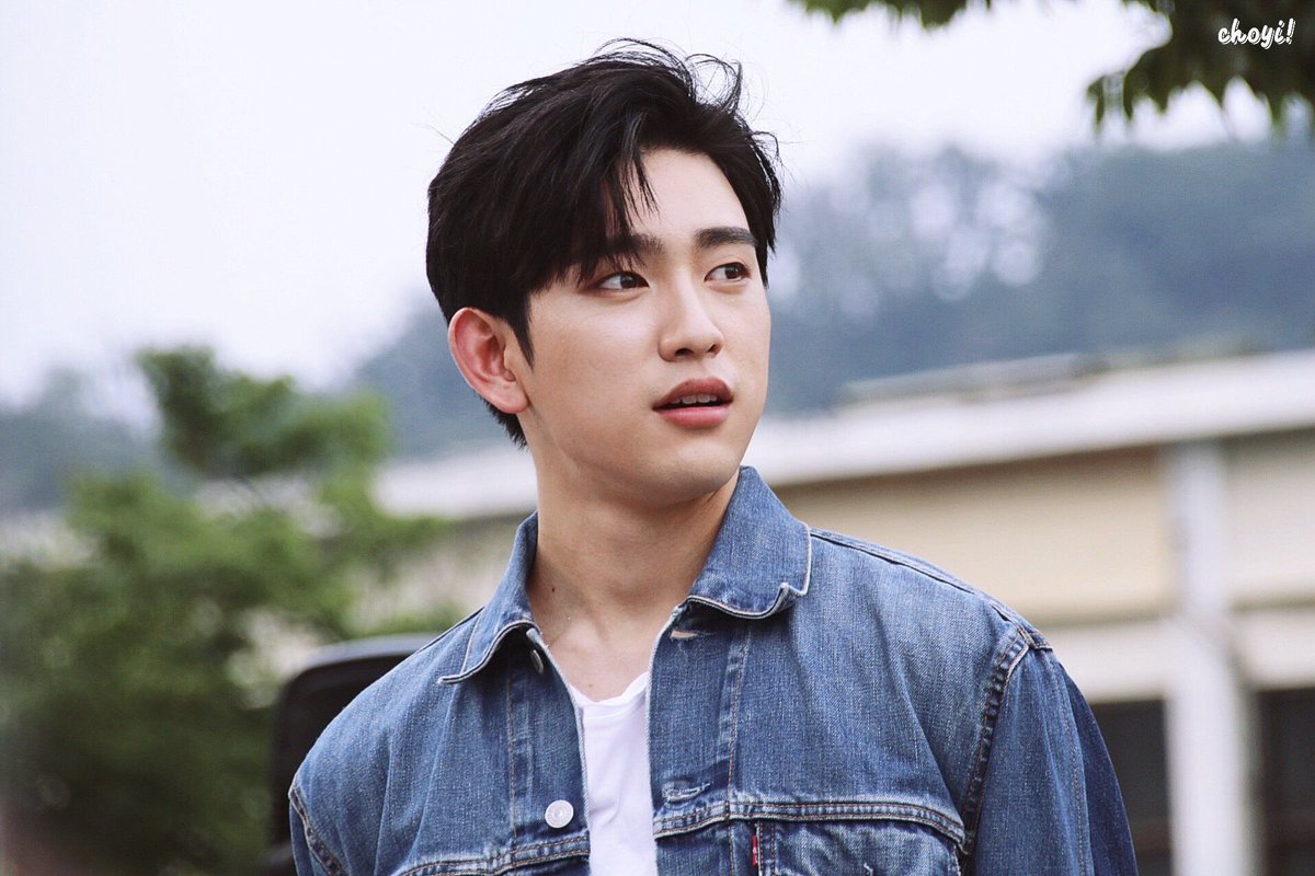 GOT7’S JINYOUNG SPAM BECAUSE I DON’T THINK PEOPLE UNDERSTAND THAT HE LOOKS LIKE THIS !!!