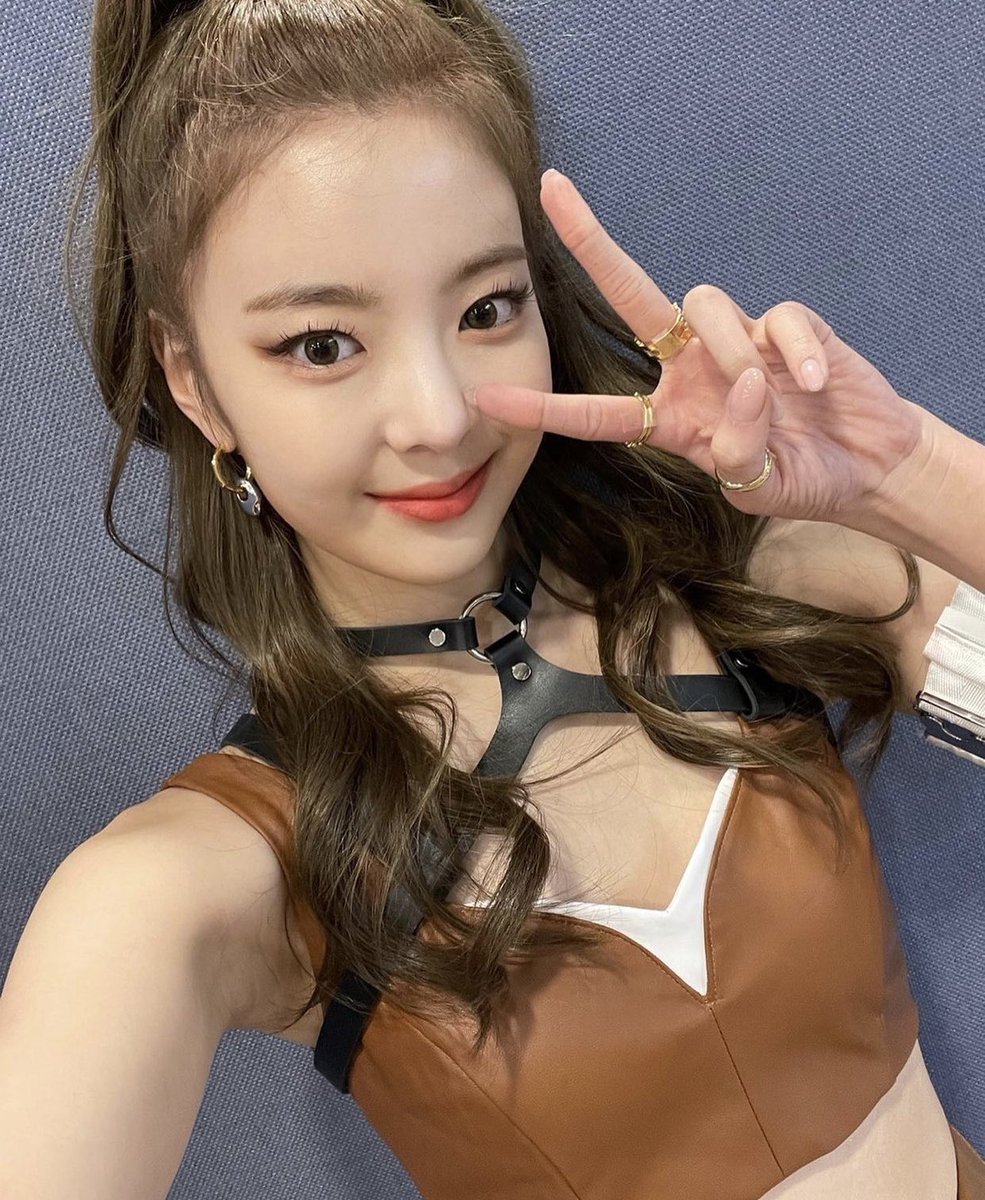 forlia721's tweet photo. #있지 #리아 https://t.co/Pv6XppdUkR