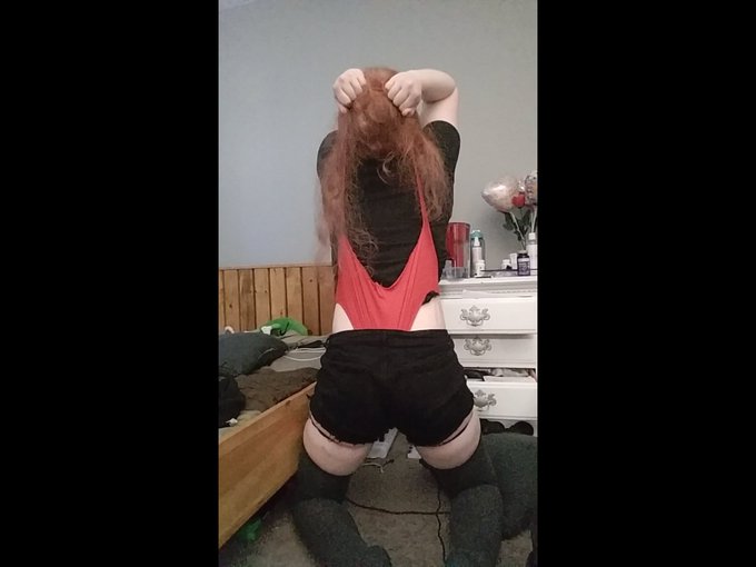 Umm umm do u think i look herdy? https://t.co/9BGKz4qibO<a href="/tag/atomicwedgie"class="tags"><span>#atomicwedgie</span></a>