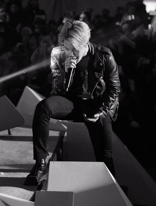 ภาพขาวดำ เพิ่มความผัวไปอี๊กกก 🤭

I'm​ voting for #Dynamite for #BestMusicVideo at the #iHeartAwards <a href="/BTS_twt/">방탄소년단</a>