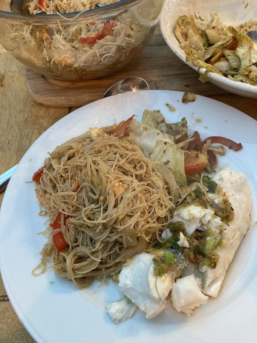 abzomum's tweet photo. @ChefJeremyPang Last night I cooked the ‘30 min Chinese meal’ from the guardian.  Had so much fun.  A bottle of wine &amp; 2.5 hours of slow tipsy chopping resulted in a really lovely Chinese meal.  Thank you for the recipes. @undaunted68 https://t.co/sdDVYeHvR7