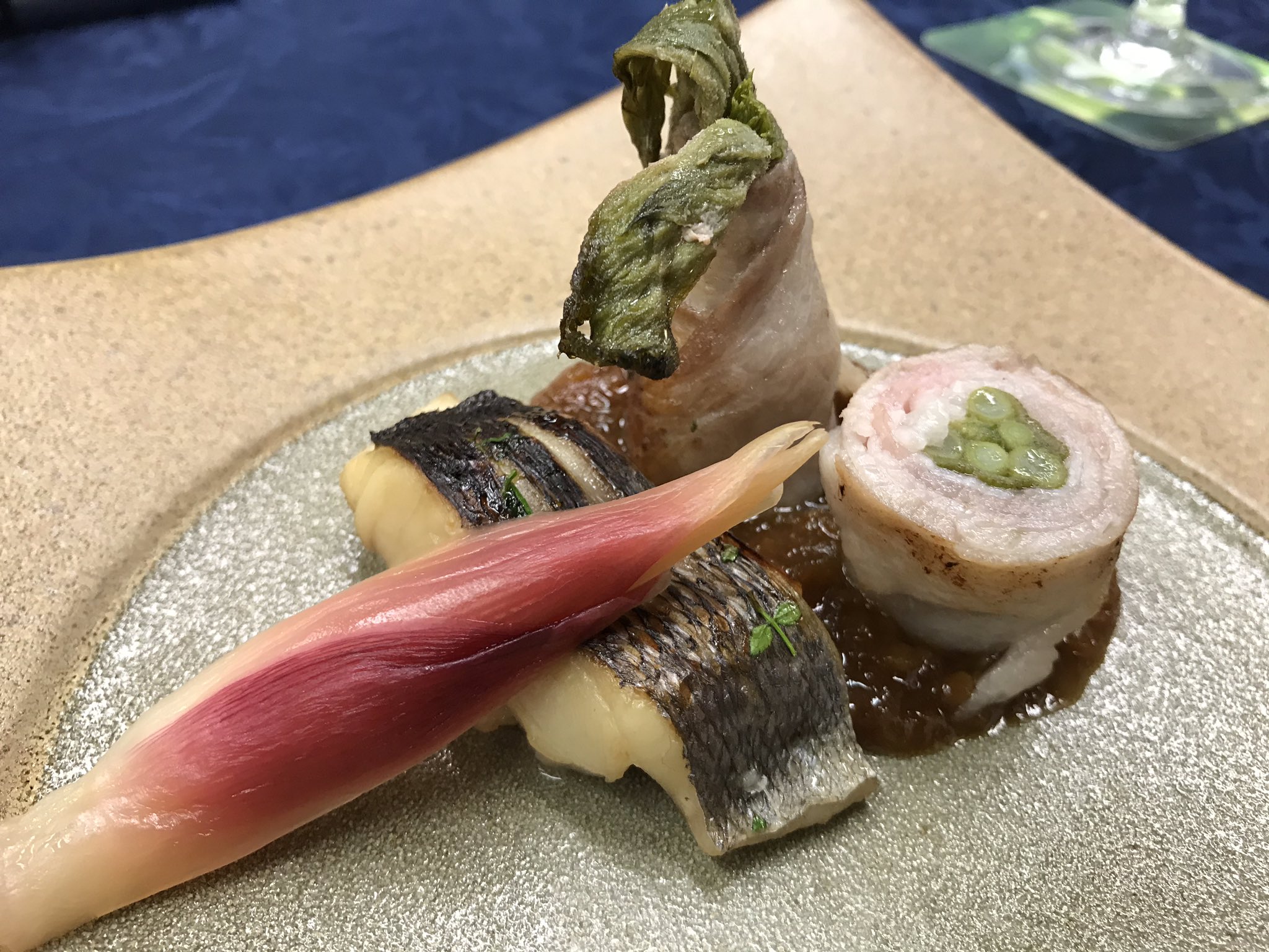 レストラン東北牧場 東北牧場で採れた天然タラの芽コースを少しご紹介です 今日は和食のフルコース 間も無く天然物のタラの芽は採れなくなり 次は来年の4月になってしまいます 旬の物を食べる幸せ体験はホテルコンチネンタル府中で 府中ディナー