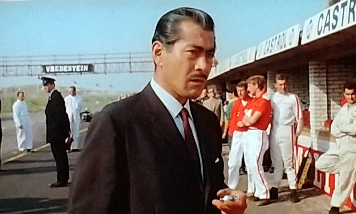 てけ めがねっ子推し 録画してた映画 グランプリ 見てました 葉巻型シャーシのオープンホイールフォーミュラーカーにまだウイングがない時代のf1 ホンダをモデルにしたチームオーナーを三船敏郎さんが演じてます マシンが火を吹いても走り続けて