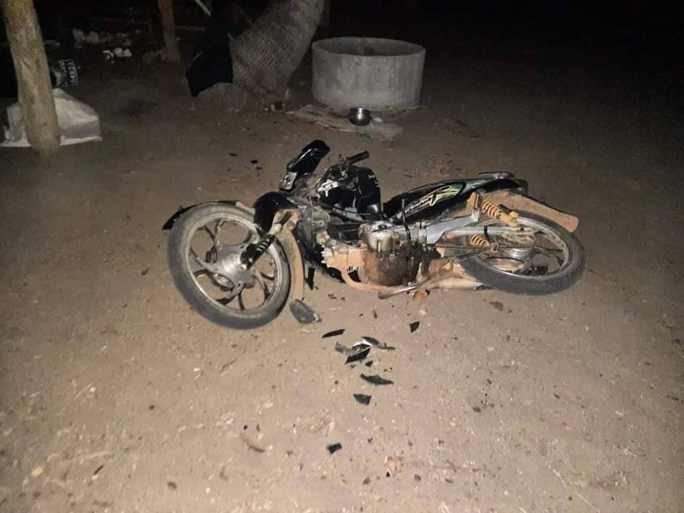 Jay64569061's tweet photo. Junta are becoming nationwide thieves by raiding village, destroying homes and taking away all the valuables. This took place in ZeePin Twin village, Kani. STOP AIR STRIKE #May9Coup #NoFlyZoneInMyanmar #WhatsHappeningInMyanmar https://t.co/3cYX9Vwqwx