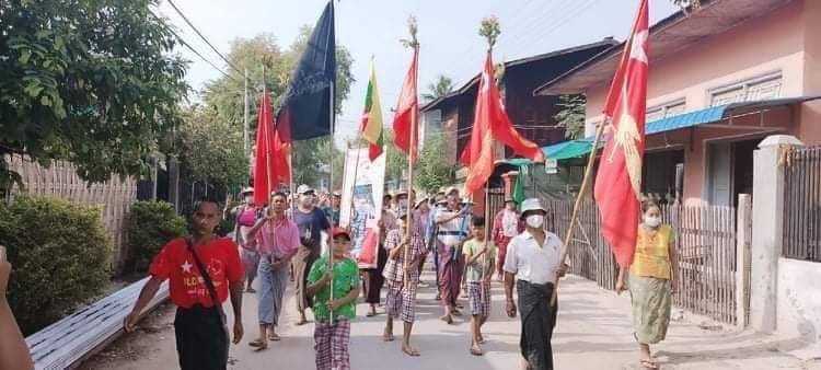 Jay64569061's tweet photo. Seikkun villagers,#Sagaing also stand against the dictatorship and #OpposeSlaveryEducation. STOP AIR STRIKE #May9Coup #NoFlyZoneInMyanmar #WhatsHappeningInMyanmar https://t.co/qfZa2krBU7