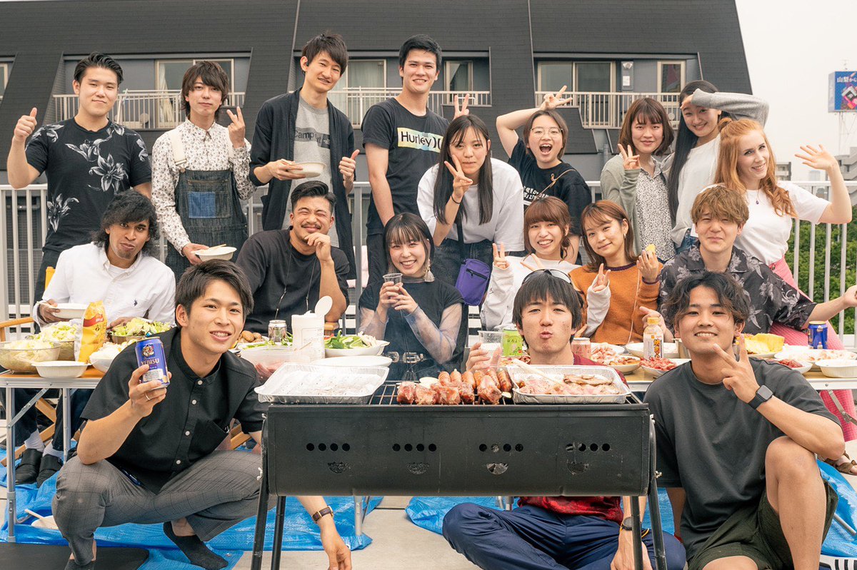 KamikitaHouse's tweet photo. 昨日はKAMIKITA HOUSEの屋上にて、入居者限定のBBQを開催🍖!お肉に野菜にお腹いっぱい食べて楽しみました🤤
#今日のユニネスト #カミキタハウス
#kamikitahouse #uninest #シェアハウス #KAMIKITAイベント https://t.co/OUubKG7Suq