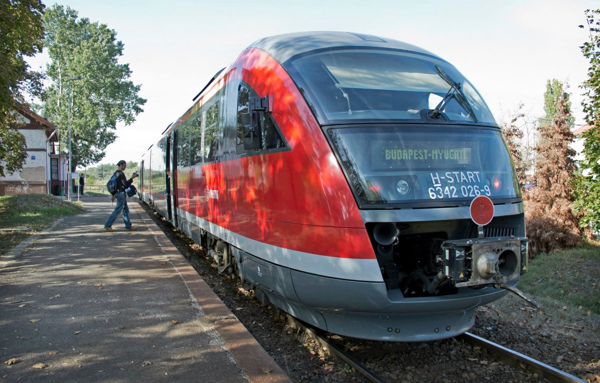 I honestly don't remember exactly what happened, but after being stuck for two days in Budapest, we decided to take a train out of the city. (I promise it'll happen only more twice.)Ride 12: Budapest to Szeged, Hungary (175km) 