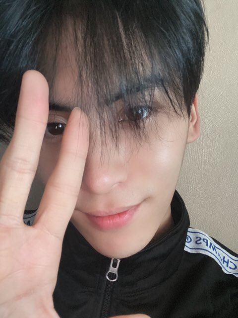 SF9_Thaitrans's tweet photo. [THAI-TRANS] FANCAFE 09.05.2020 #SF9 #ยูแทยัง

หัวข้อ: U🌞สบายดีครับ 🙌

วันนี้ตอนเย็น ว่าจะทำ(ซีรีส์..สำหรับชาวไม่นอน)เหล่านกฮูก?
(ซุบซิบๆ,เจี๊ยวจ๊าว,เอะอะโวยวาย)

อีกสักพักฟลัดคอมเม้นท์มากันเลย! https://t.co/XdIiEZQlCo