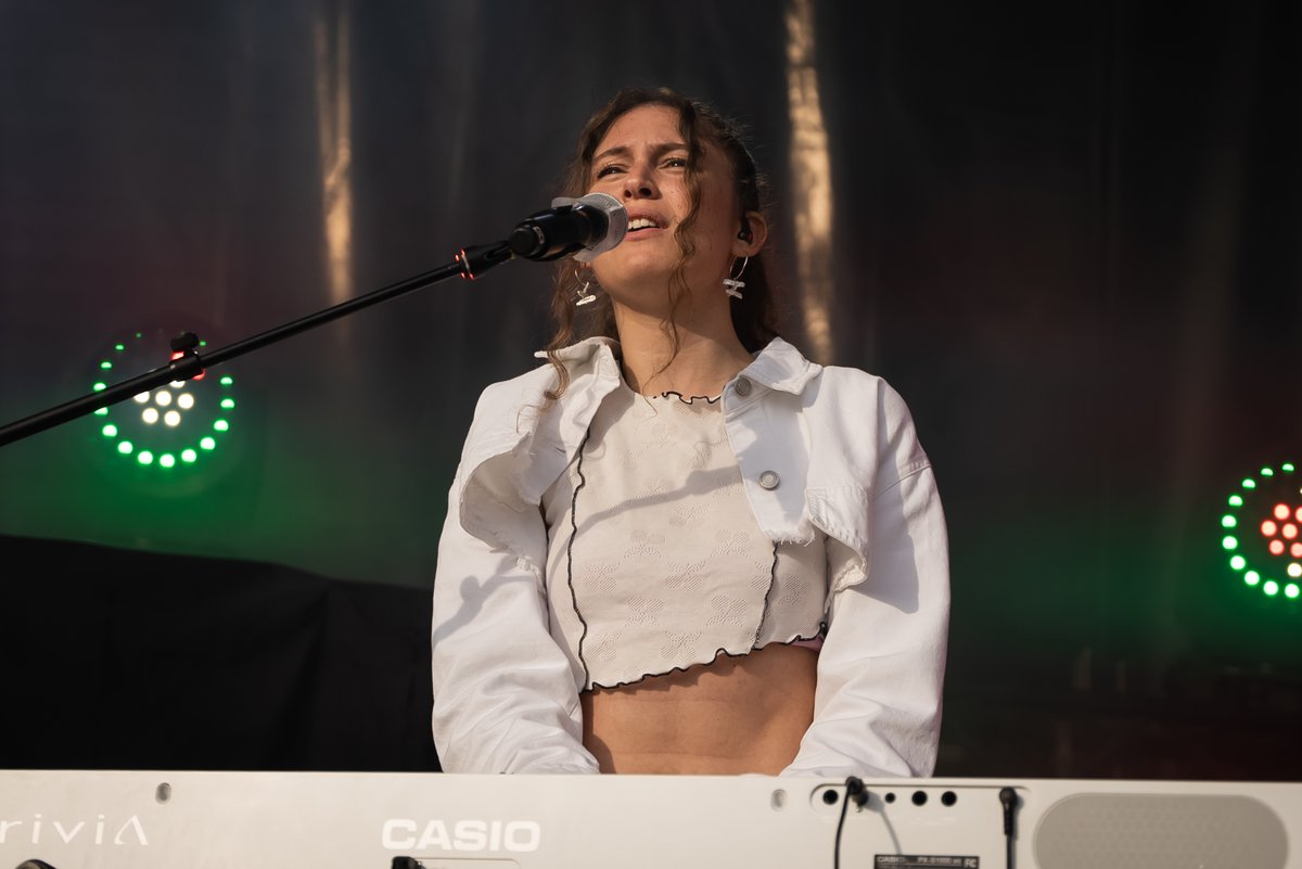 ▶️Gràcies a totes les persones que vau venir als concerts d'ahir dissabte de la #FiMVilaseca. Va ser una experiència meravellosa en què es va desmostrar que #LaCulturaÉsSegura . Fotos: María La Blanco (@DiggersMusicBcn ) 💜 i <a href="/arianabecasis/">Ariana Abecasis</a> (<a href="/luuprecords/">luup</a> )💜 #ReiniciaLaFiM